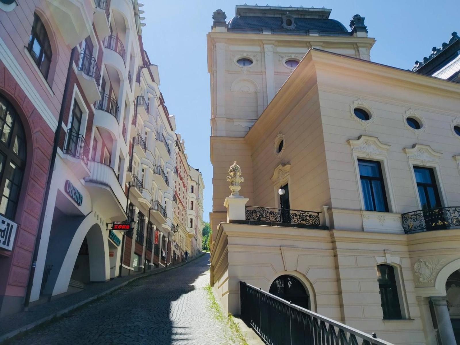 Romanceart Apartments Karlovy Vary Luaran gambar