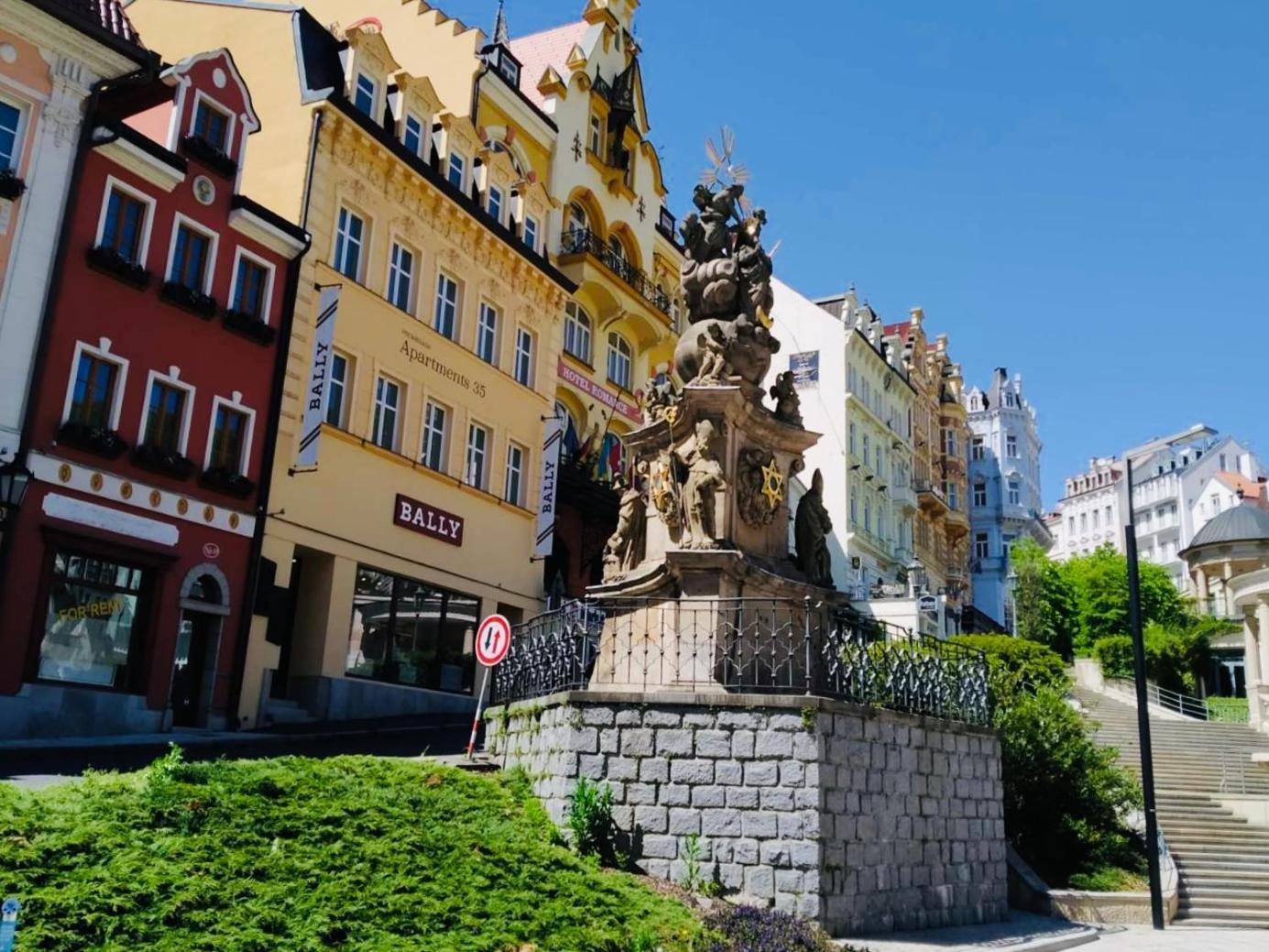 Romanceart Apartments Karlovy Vary Luaran gambar